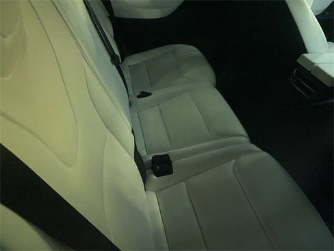 Used 2018 Tesla Model X image 8