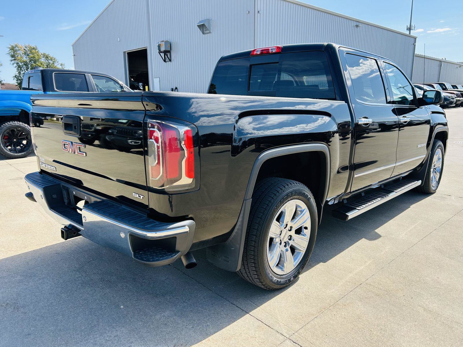 Used 2017 GMC Sierra 1500 SLT AWD/4WD image 35