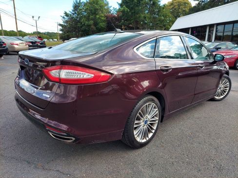 Used 2013 Ford Fusion SE FWD image 4