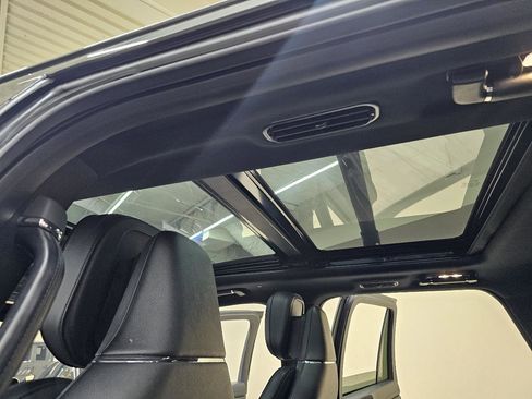 Used 2018 Lincoln Navigator Select w/ Technology Package image 39