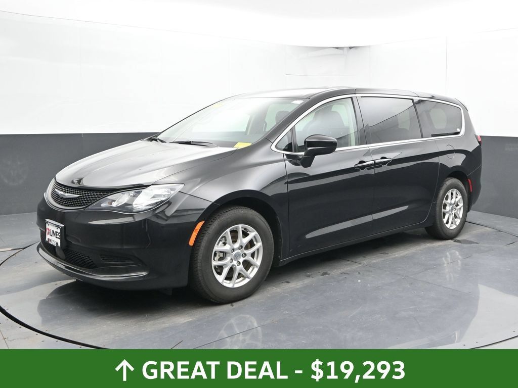 Used 2023 Chrysler Voyager LX FWD image 9