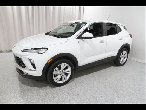 Used 2024 Buick Encore GX Preferred image 3