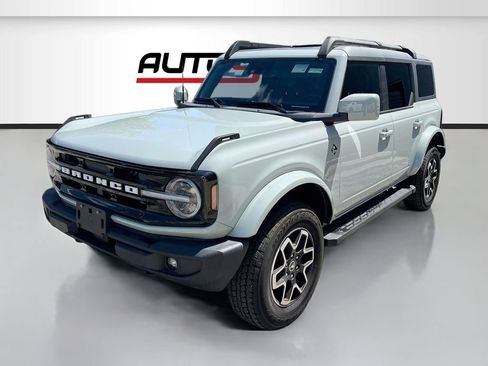 Used 2024 Ford Bronco Outer Banks AWD/4WD image 3