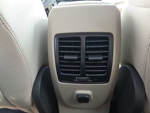 Used 2017 Ford Escape SE image 16