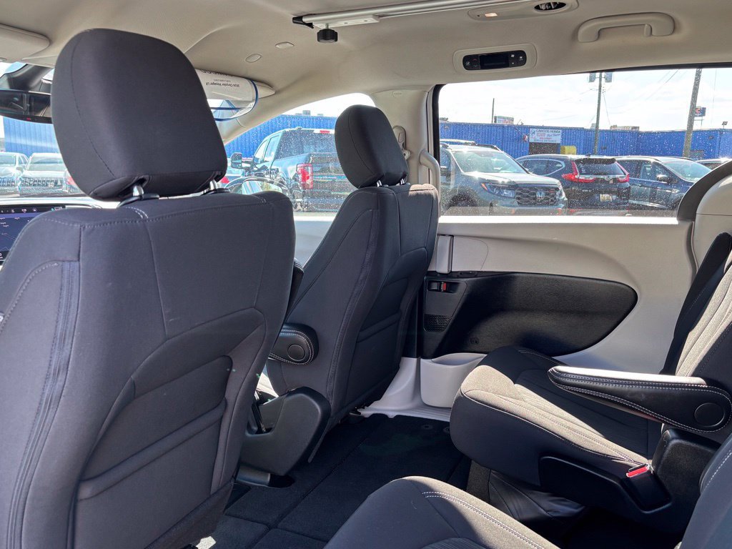 Used 2024 Chrysler Voyager LX FWD image 14
