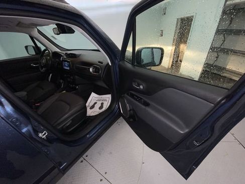 Used 2020 Jeep Renegade Limited image 23