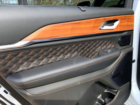 New 2026 Jeep Grand Cherokee L Summit image 18