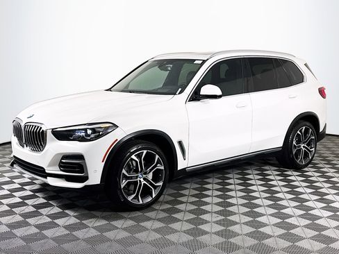 Used 2022 BMW X5 sDrive40i w/ Premium Package image 4