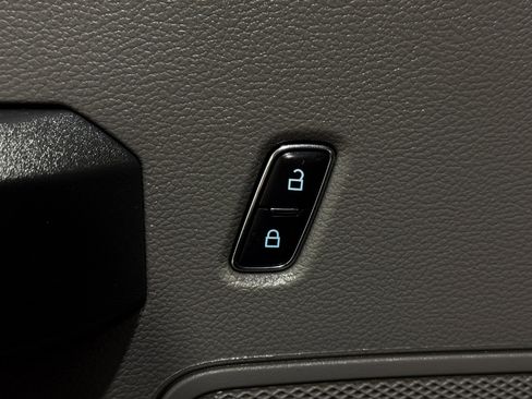 Used 2022 Ford F350 XL w/ Power Equipment Group image 32