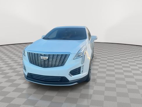 Used 2025 Cadillac XT5 Premium Luxury image 3