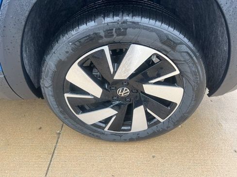 New 2025 Volkswagen Atlas Cross Sport SE AWD/4WD image 11