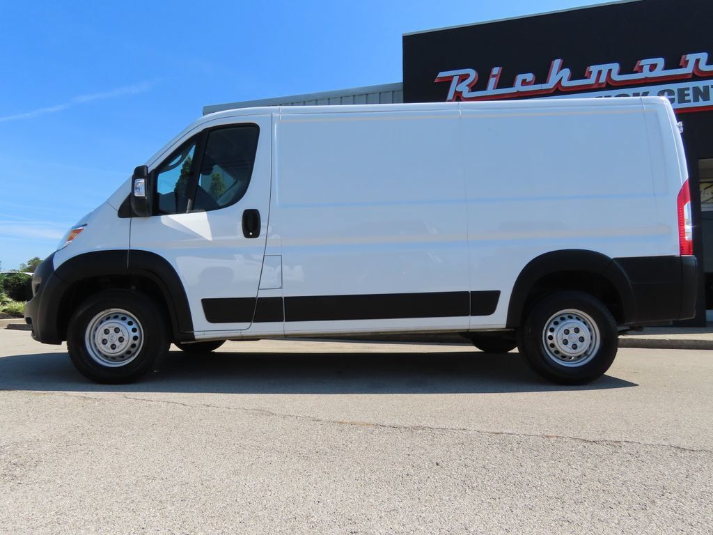 Used 2025 RAM ProMaster 2500 w/ Convenience Group FWD image 9