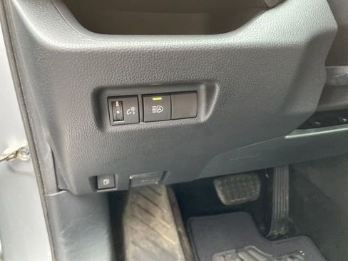 Used 2019 Toyota RAV4 LE w/ Carpet Mat Package image 15