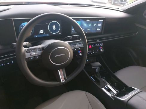 Certified 2025 Hyundai Santa Cruz SEL FWD image 16
