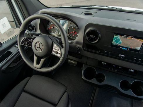 Used 2024 Mercedes-Benz Sprinter 3500 image 24
