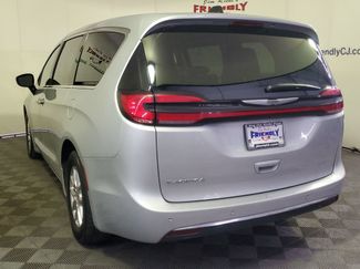Used 2024 Chrysler Pacifica Touring-L FWD video 3