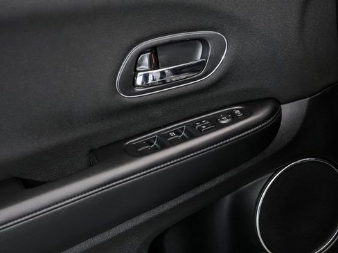 Used 2016 Honda HR-V EX image 9