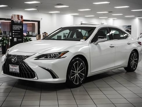 Certified 2025 Lexus ES 300h w/ Premium Package FWD image 3