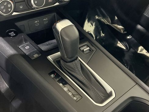 Used 2025 Nissan Kicks SV image 20