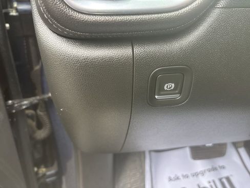 Certified 2020 Chevrolet Silverado 1500 LTZ w/ LTZ Premium Package image 25