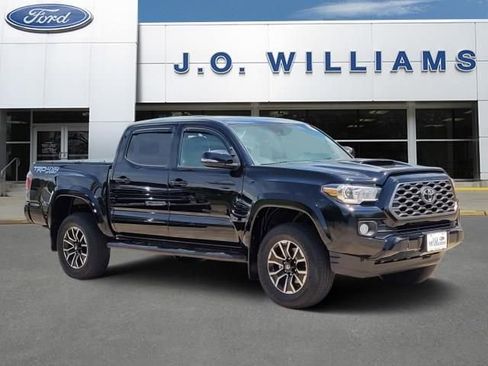 Used 2020 Toyota Tacoma TRD Sport w/ TRD Premium Sport Package AWD/4WD image 1