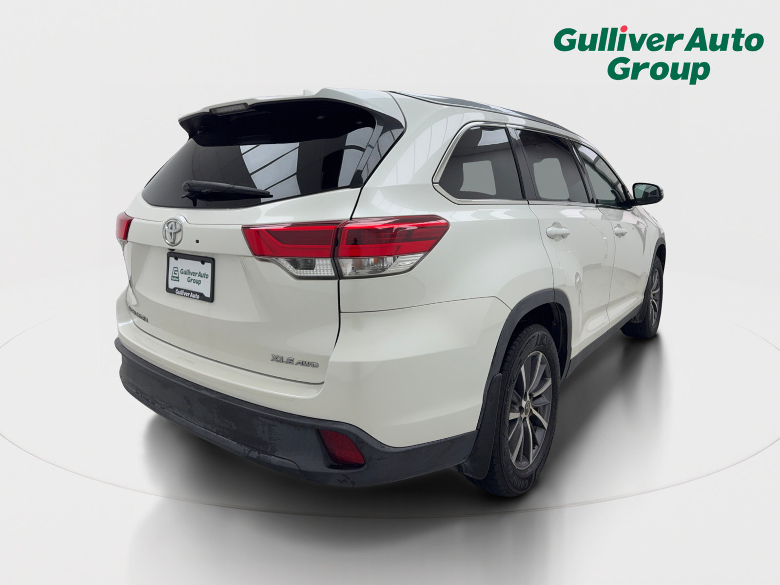 Used 2019 Toyota Highlander XLE AWD/4WD image 9