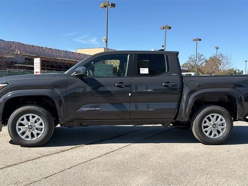 New 2026 Toyota Tacoma SR5 image 3