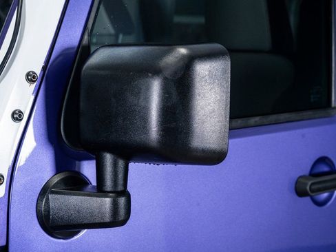 Used 2018 Jeep Wrangler Unlimited Sahara image 20