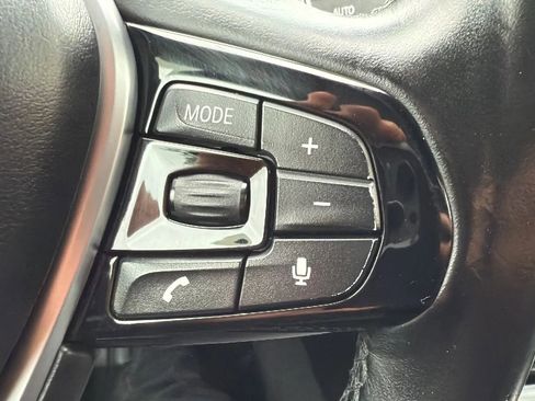 Used 2018 BMW 530e xDrive image 11