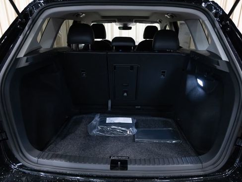 New 2026 Volkswagen Taos SE FWD image 25