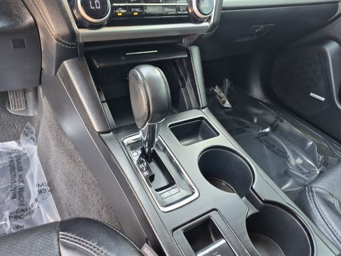 Used 2018 Subaru Outback 2.5i Limited AWD/4WD image 12