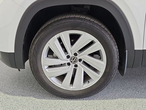 Certified 2023 Volkswagen Atlas Cross Sport SE FWD image 11