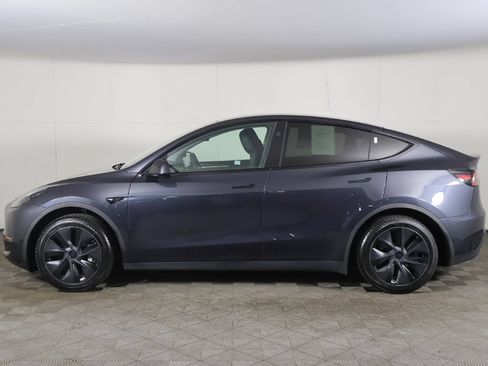 Used 2024 Tesla Model Y Long Range RWD image 27