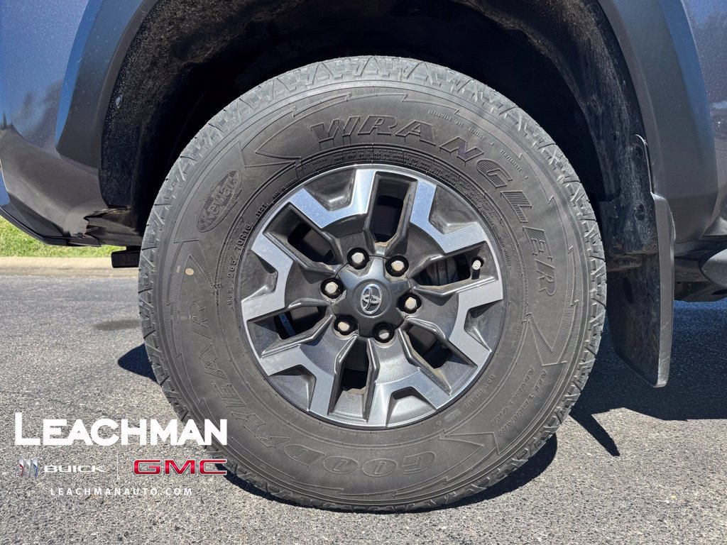 Used 2021 Toyota Tacoma TRD Off-Road w/ Technology Package AWD/4WD image 8