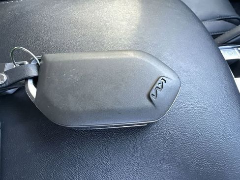 Certified 2023 Kia Telluride SX image 28