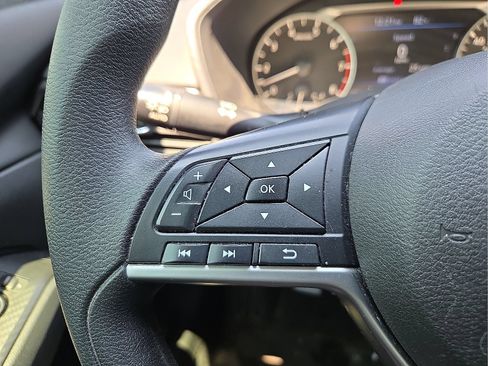 Used 2022 Nissan Altima 2.5 SV FWD image 19