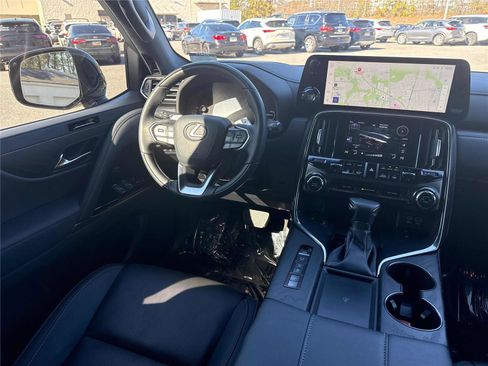 Used 2023 Lexus LX 600 4WD w/ Luxury Package image 13