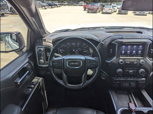 Used 2019 GMC Sierra 1500 AT4 w/ AT4 Preferred Package AWD/4WD image 3