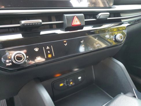 New 2026 Kia Sportage LX w/ LX Convenience Package AWD/4WD image 16