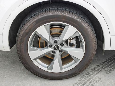 Used 2024 Audi Q5 2.0T Premium image 12