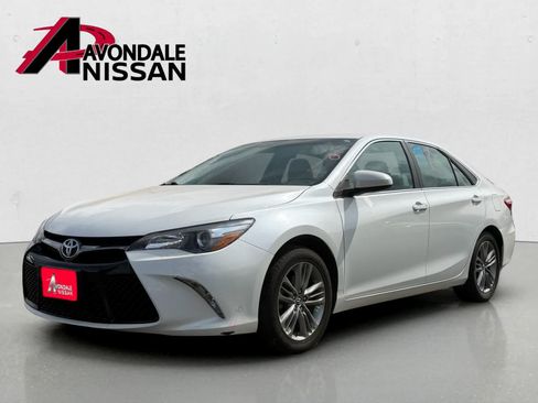 Used 2016 Toyota Camry SE FWD image 2