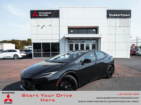 Used 2025 Toyota Prius AWD image 1