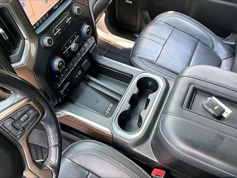 Used 2022 Chevrolet Silverado 1500 High Country w/ Technology Package AWD/4WD image 19