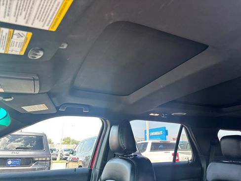 Used 2019 Ford Explorer XLT w/ Equipment Group 202A AWD/4WD image 34