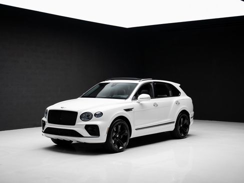 Used 2021 Bentley Bentayga Plug-In Hybrid AWD/4WD image 4