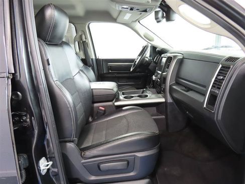 Used 2016 RAM 1500 Sport w/ Black Ram 1500 Sport Group AWD/4WD image 33