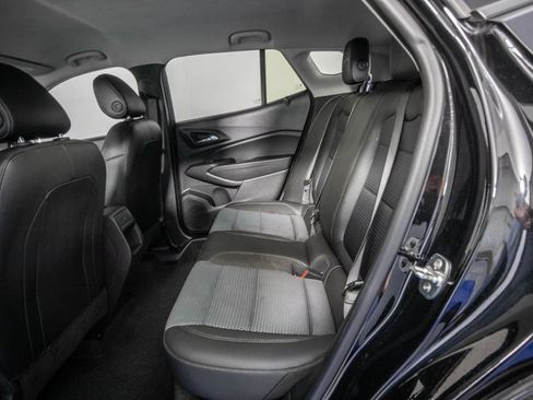 Used 2025 Chevrolet Trax LT FWD image 10