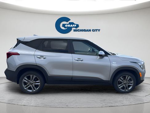Used 2023 Kia Seltos LX AWD/4WD image 12