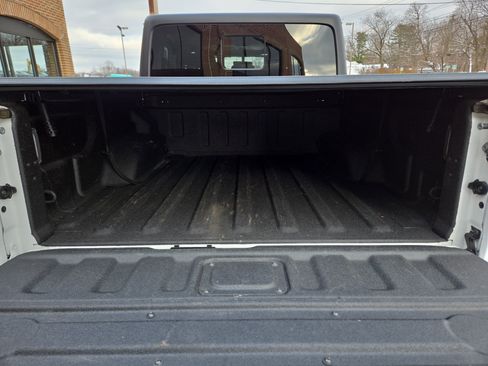 Used 2022 Jeep Gladiator Rubicon w/ Cold Weather Group image 5