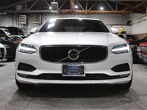 Used 2017 Volvo S90 T6 Momentum w/ Vision Package image 2